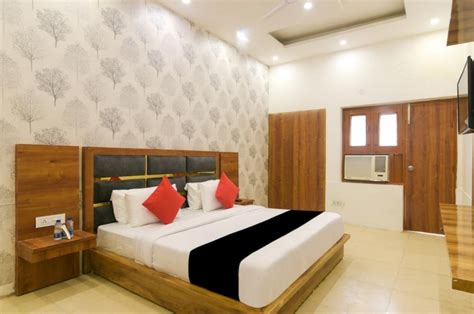 hotel dev palace shalimar bagh|hotel dev palace paschim vihar.